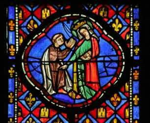 Vitrail représentant la Vierge Marie